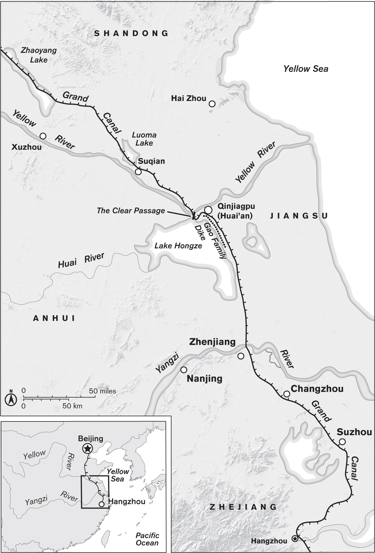 Map of the central eastern coast of China, near the Yellow Sea. A solid line representing a canal connects the Zhaoyang and Luoma lakes, the Yellow River, Lake Hongze, and the Yangzi River. The canal is depicted as far south as the city of Hangzhou.